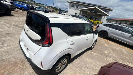 Snow White Pearl 2023 Kia Soul LX