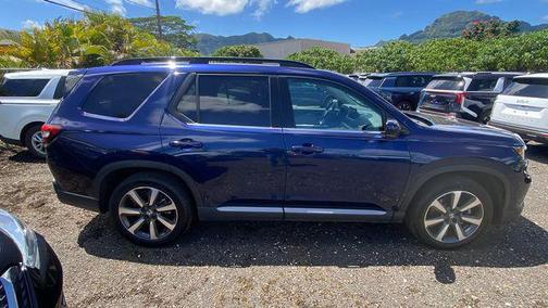 Obsidian Blue Pearl 2024 Honda Pilot Touring 8-Passenger