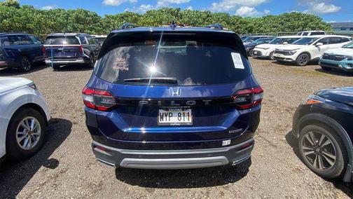 Obsidian Blue Pearl 2024 Honda Pilot Touring 8-Passenger