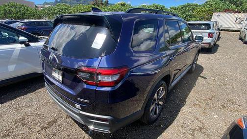 Obsidian Blue Pearl 2024 Honda Pilot Touring 8-Passenger