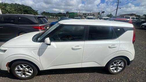 Snow White Pearl 2022 Kia Soul LX