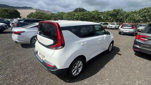 Snow White Pearl 2022 Kia Soul LX