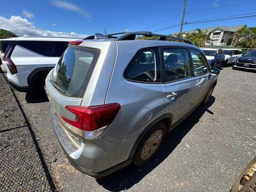 Ice Silver Metallic 2021 Subaru Forester Base