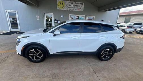 Snow White Pearl 2025 Kia Sportage Hybrid LX