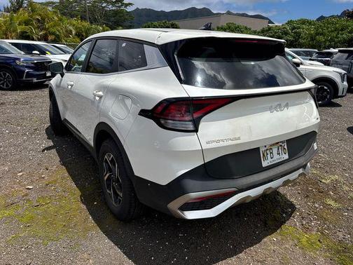 Snow White Pearl 2023 Kia Sportage LX