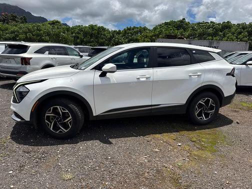 Snow White Pearl 2023 Kia Sportage LX