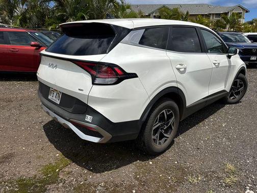 Snow White Pearl 2023 Kia Sportage LX