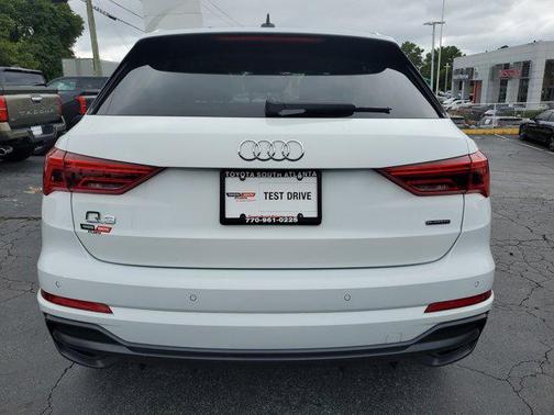 2022 Audi Q3 45 S line Premium