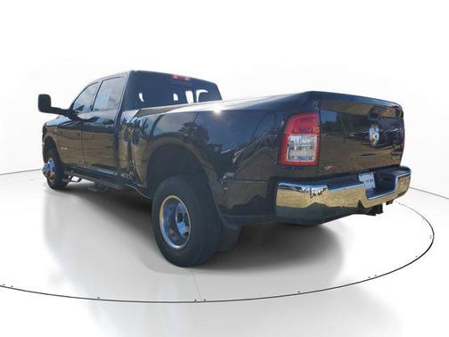 2022 RAM 3500 Tradesman Crew Cab 4x4 8' Box