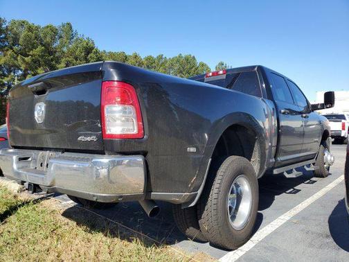 2022 RAM 3500 Tradesman Crew Cab 4x4 8' Box