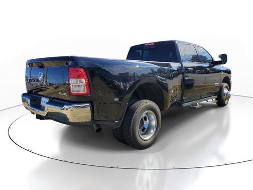 2022 RAM 3500 Tradesman Crew Cab 4x4 8' Box