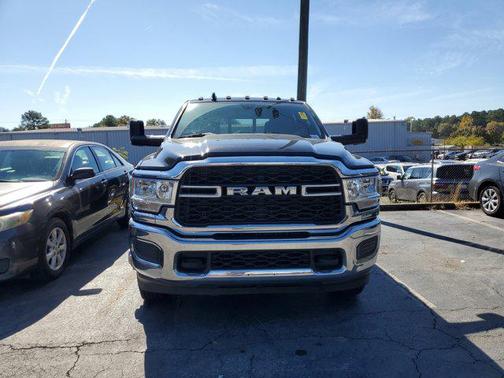 2022 RAM 3500 Tradesman Crew Cab 4x4 8' Box