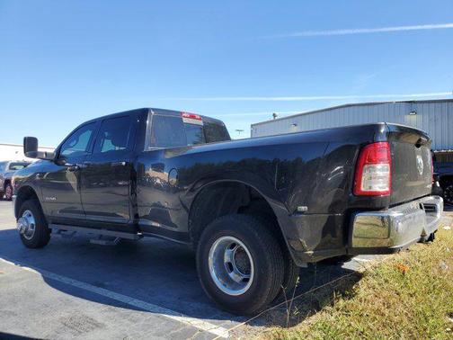 2022 RAM 3500 Tradesman Crew Cab 4x4 8' Box