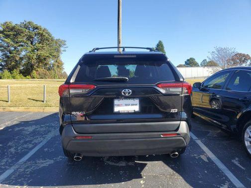 2020 Toyota RAV4 XLE Premium