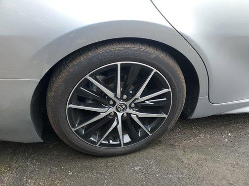 2024 Toyota Camry Hybrid SE