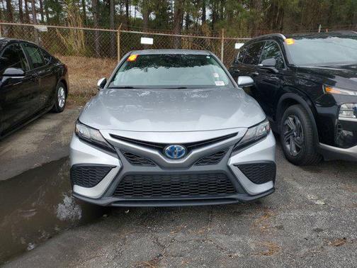 2024 Toyota Camry Hybrid SE