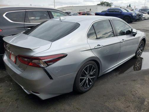 2024 Toyota Camry Hybrid SE