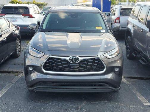 2022 Toyota Highlander LE