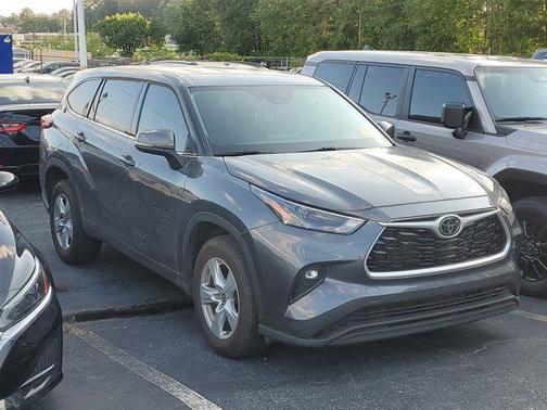 2022 Toyota Highlander LE