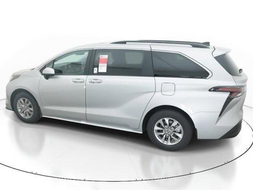 2025 Toyota Sienna XLE 7 Passenger