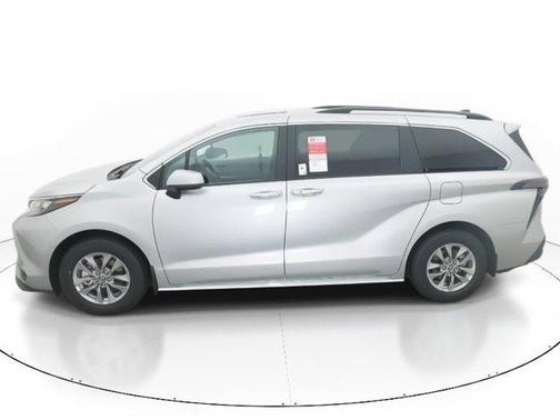 2025 Toyota Sienna XLE 7 Passenger