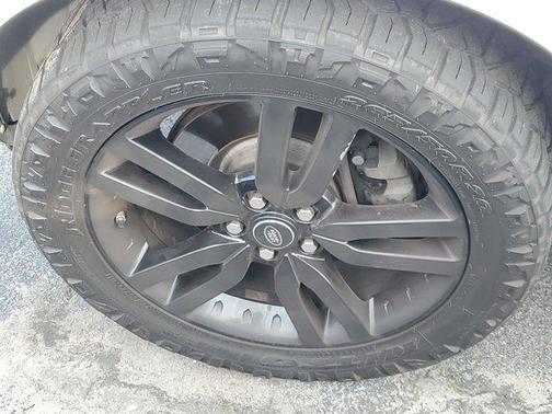 2016 Land Rover LR4 Base