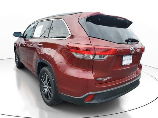 2017 Toyota Highlander SE