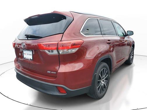 2017 Toyota Highlander SE