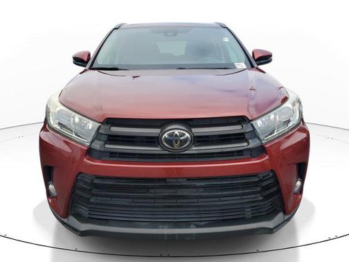 2017 Toyota Highlander SE