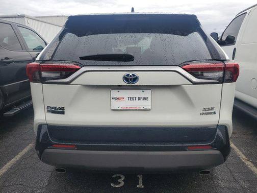 2020 Toyota RAV4 Hybrid SE