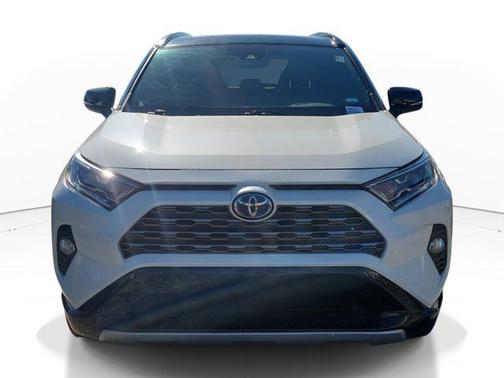 2020 Toyota RAV4 Hybrid SE