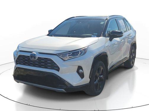 2020 Toyota RAV4 Hybrid SE