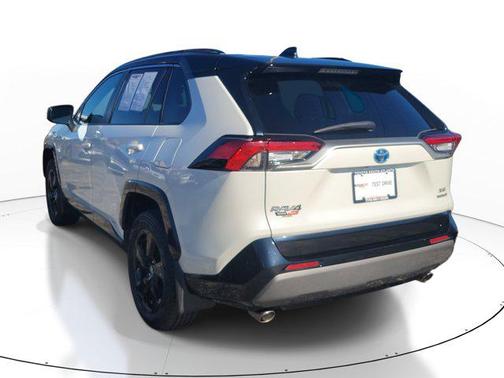 2020 Toyota RAV4 Hybrid SE