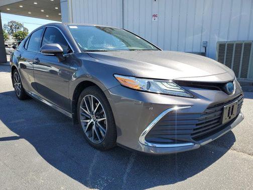 2021 Toyota Camry Hybrid XLE