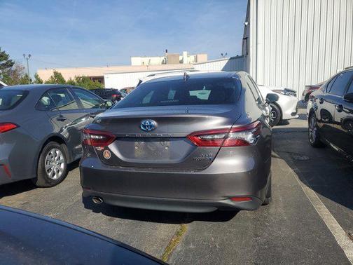 2021 Toyota Camry Hybrid XLE