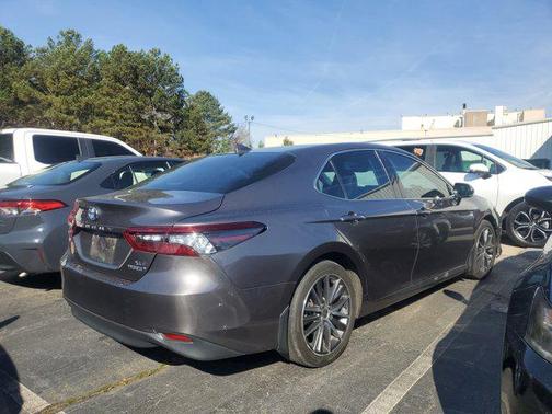 2021 Toyota Camry Hybrid XLE