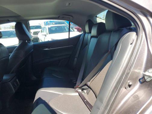 2021 Toyota Camry Hybrid XLE