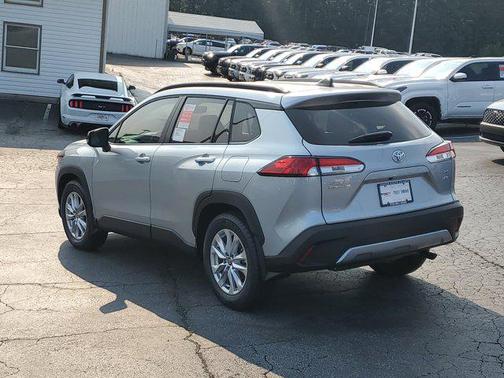 2025 Toyota Corolla Cross LE