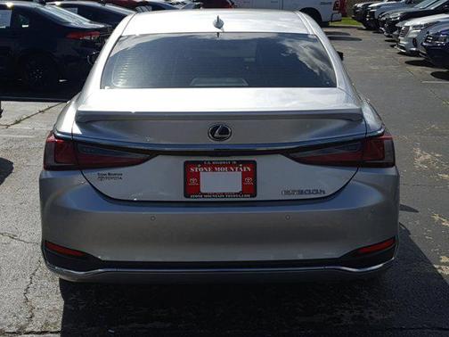 2019 Lexus ES 300h Base