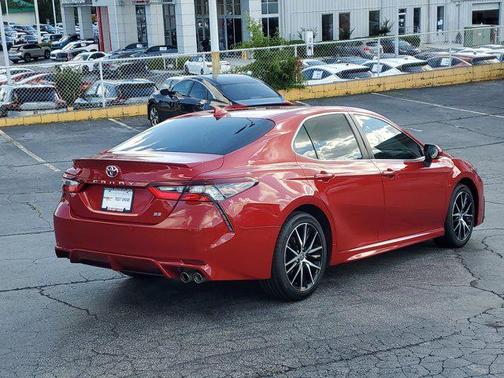 2022 Toyota Camry SE