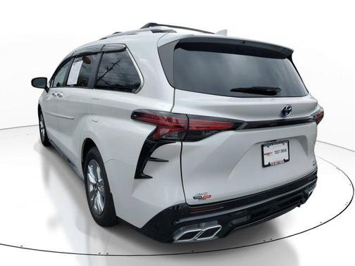 2022 Toyota Sienna Limited