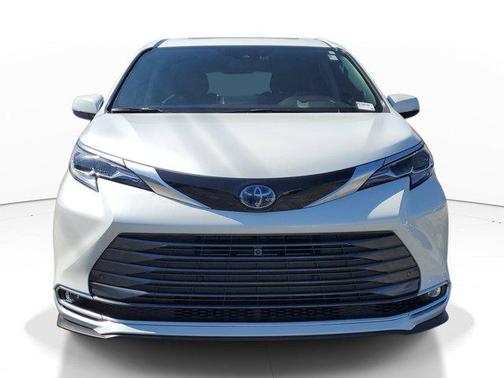 2023 Toyota Sienna Platinum