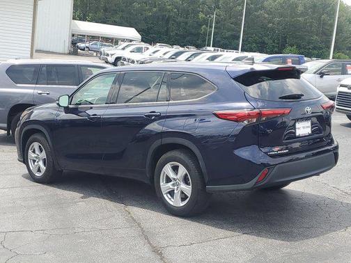 2022 Toyota Highlander LE
