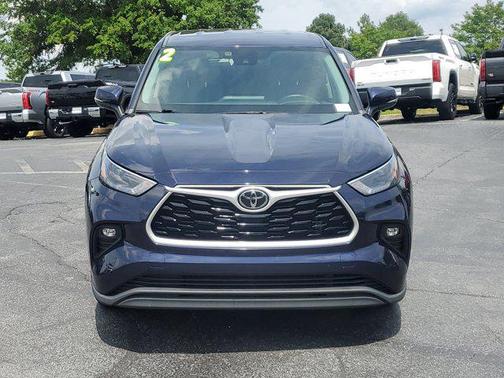 2022 Toyota Highlander LE