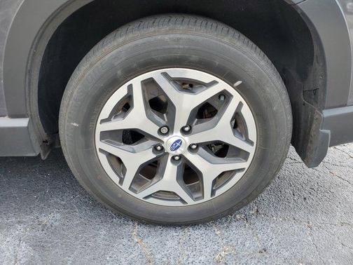 Magnetite Gray Metallic 2024 Subaru Forester Premium