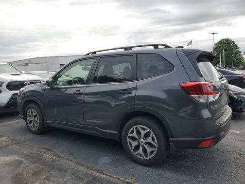 Magnetite Gray Metallic 2024 Subaru Forester Premium