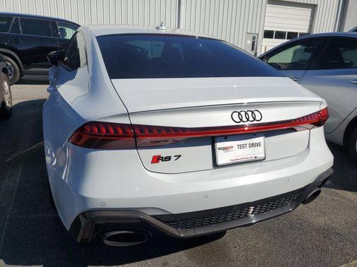 2021 Audi RS 7 4.0T