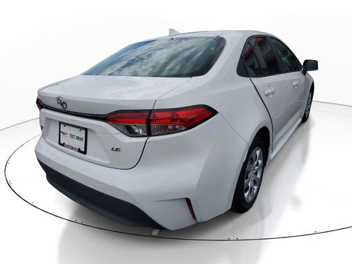 Ice Cap 2025 Toyota Corolla LE