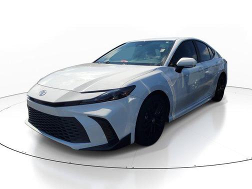 Ice Cap 2025 Toyota Camry LE