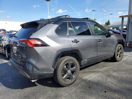 2021 Toyota RAV4 Hybrid SE